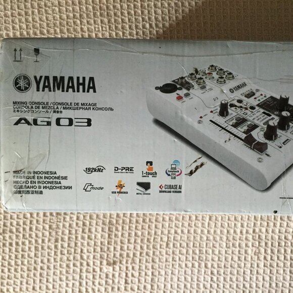 Yamaha AG03 Mixing Console - Picture 4 of 7
